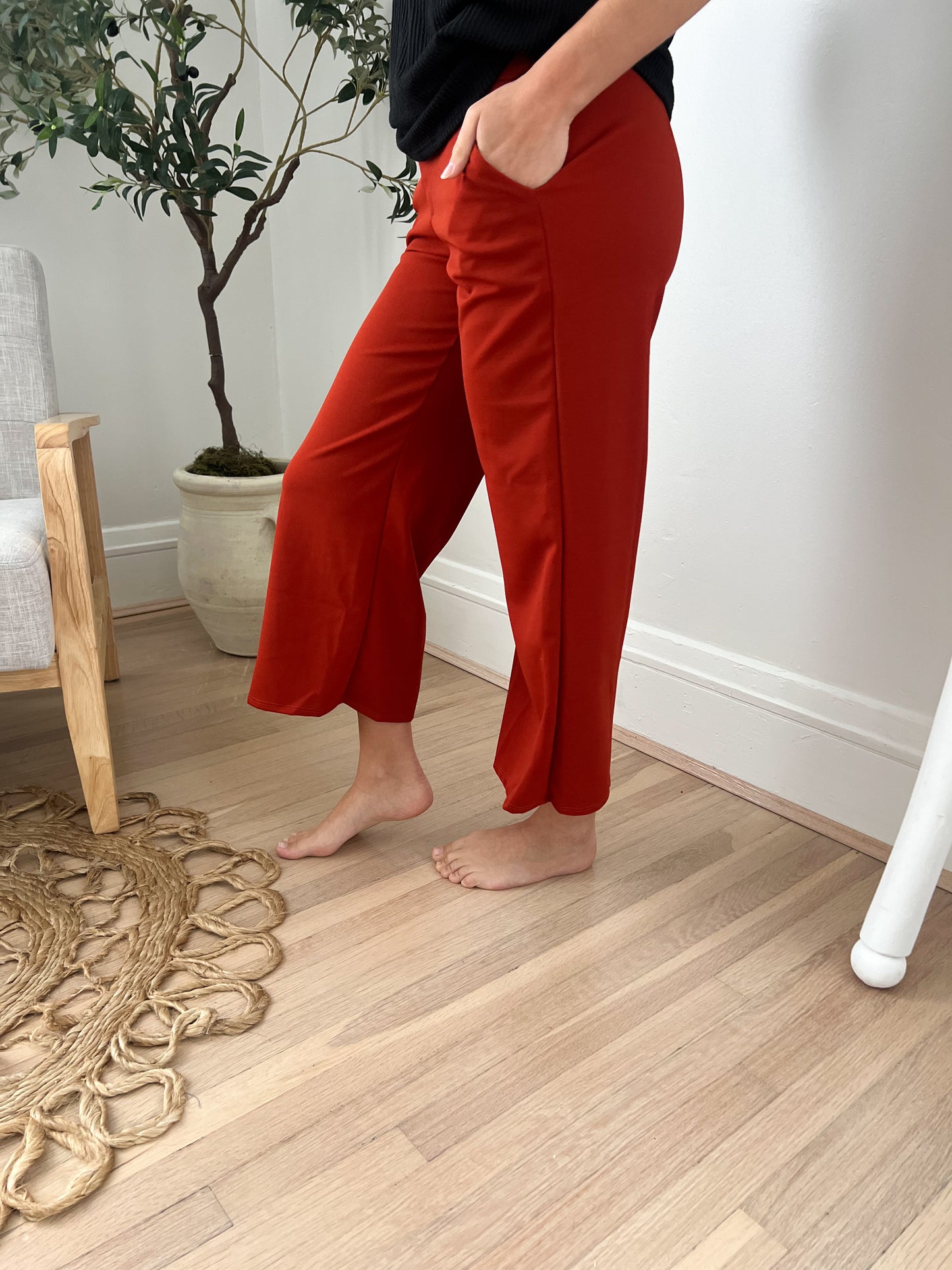 New! Lucy Wide Leg Stretchy Crop Pants - Rust