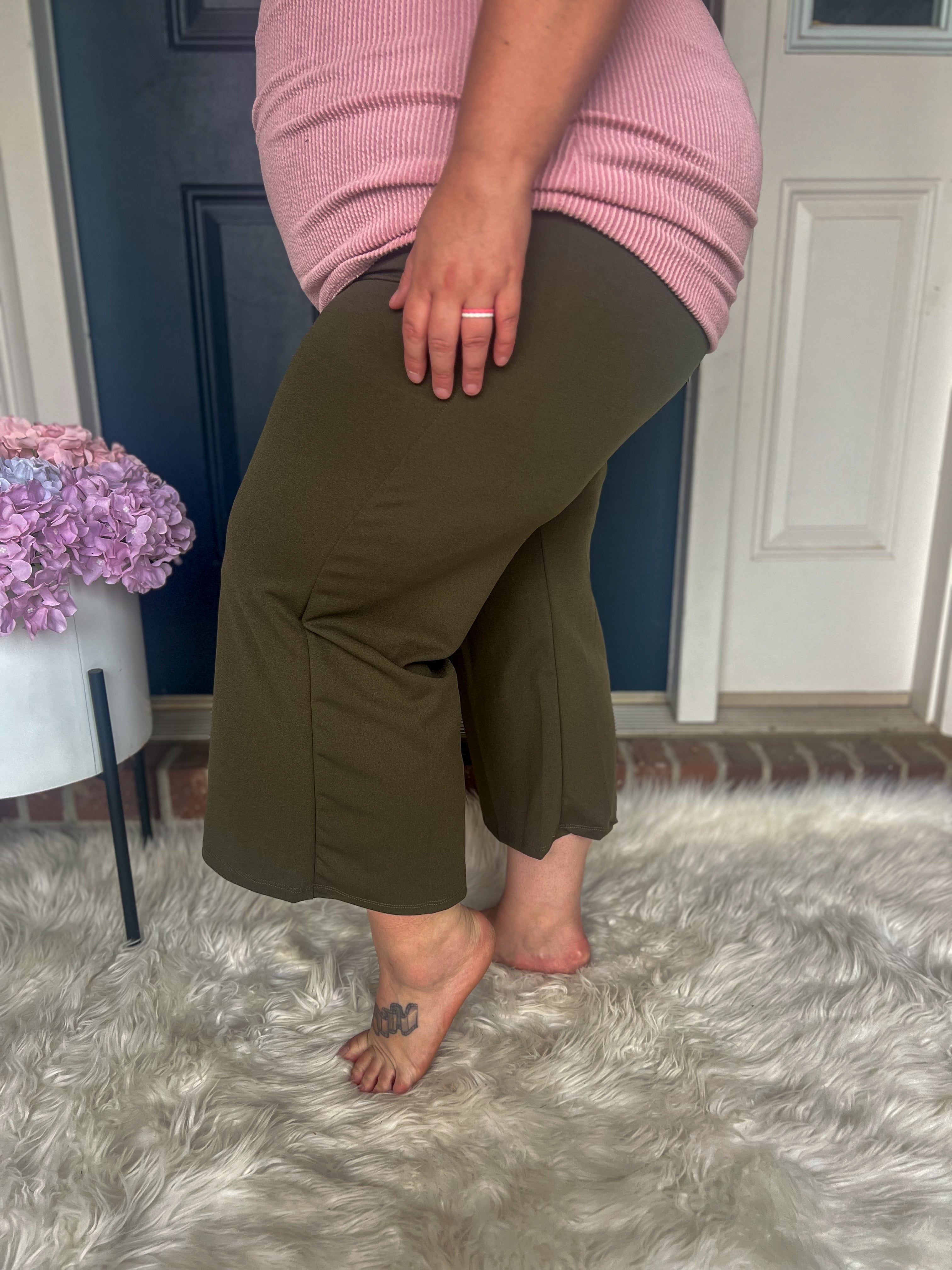 Lucy Wide Leg Stretchy Crop Pants - Olive