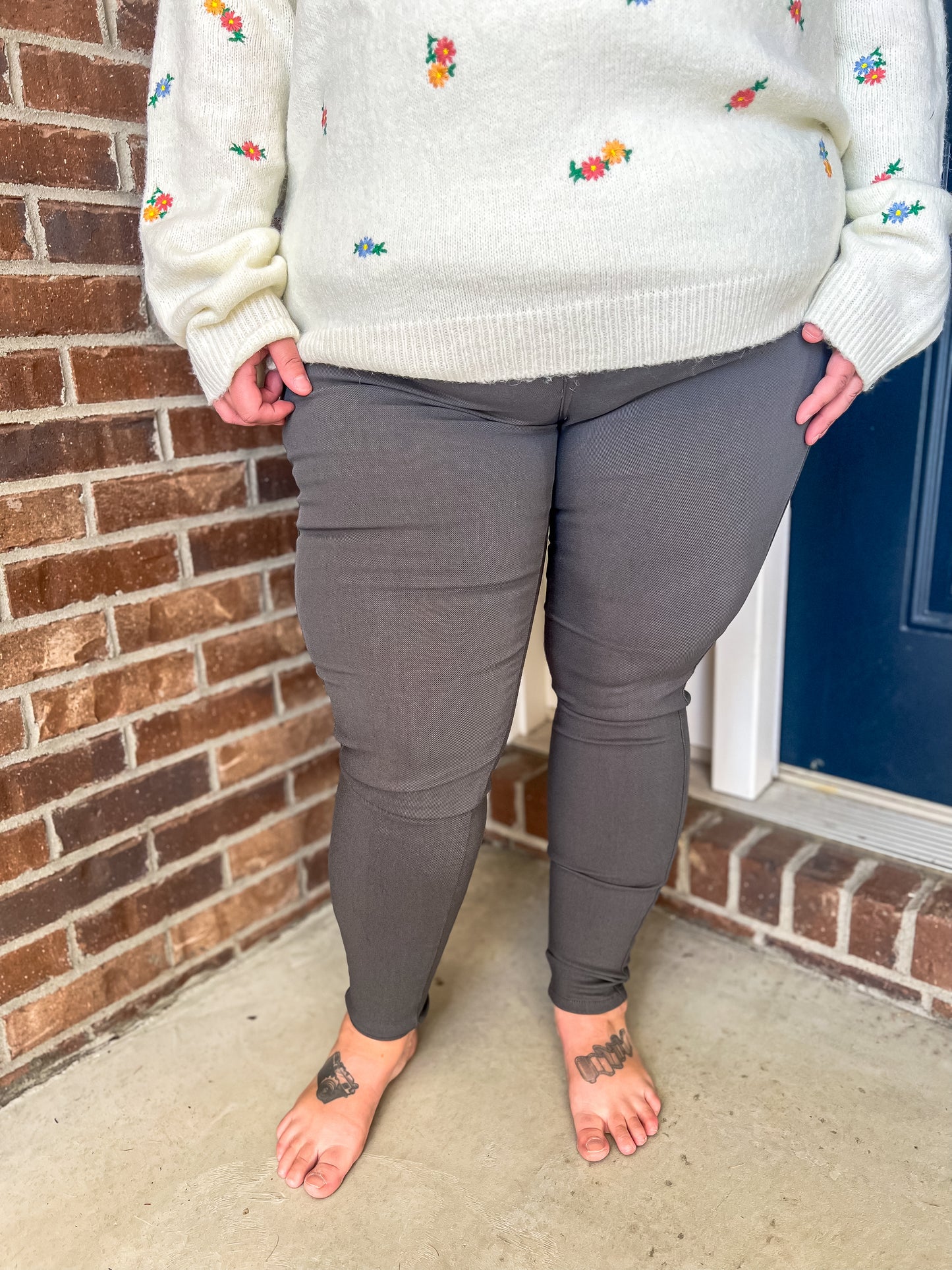 DOORBUSTER Gray Stretchy Skinny Jeans