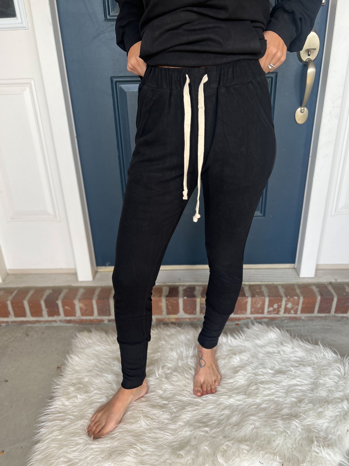 New! Ampersand Ave Performance Fleece Joggers - Poppy Seed