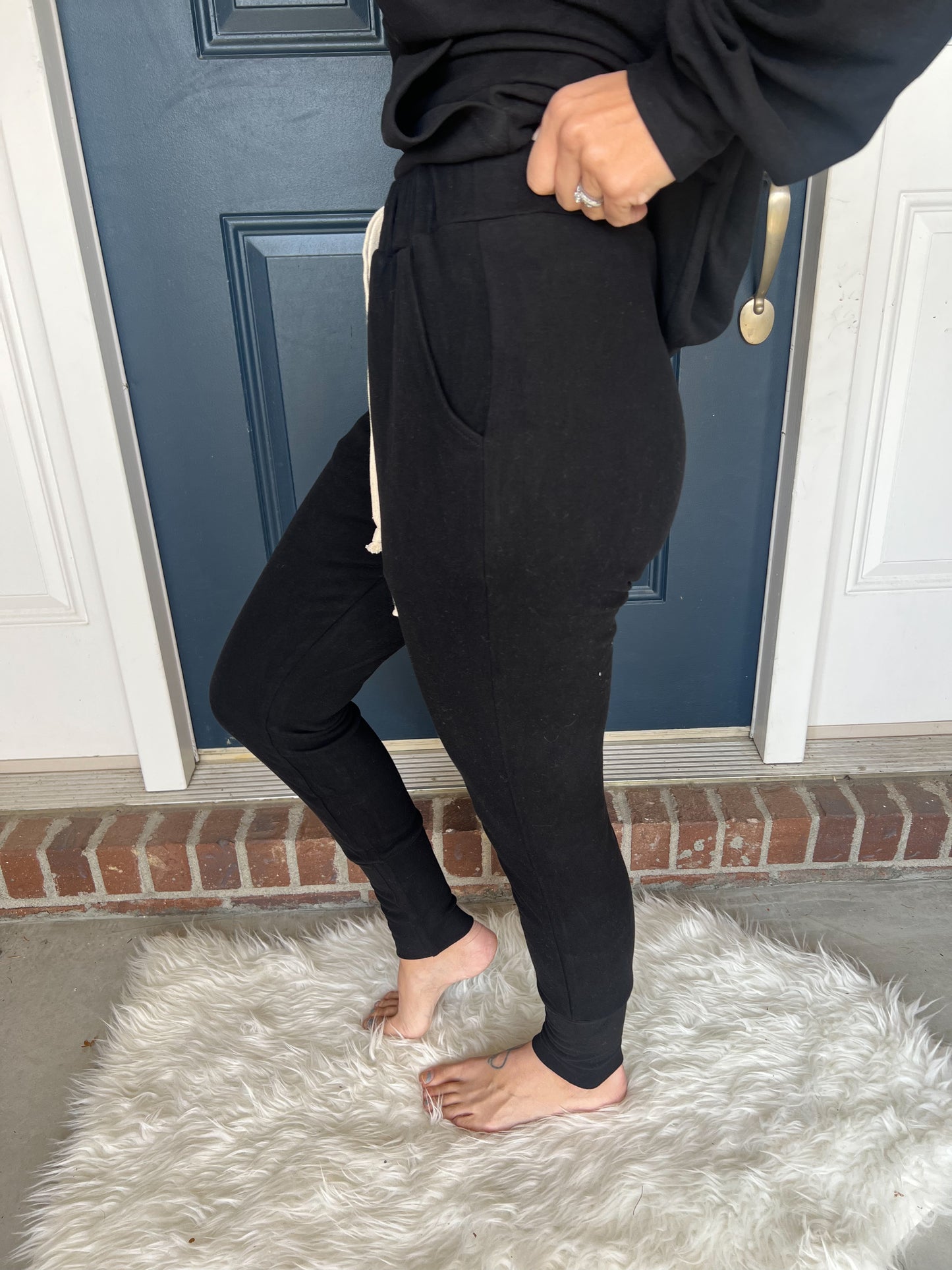New! Ampersand Ave Performance Fleece Joggers - Poppy Seed