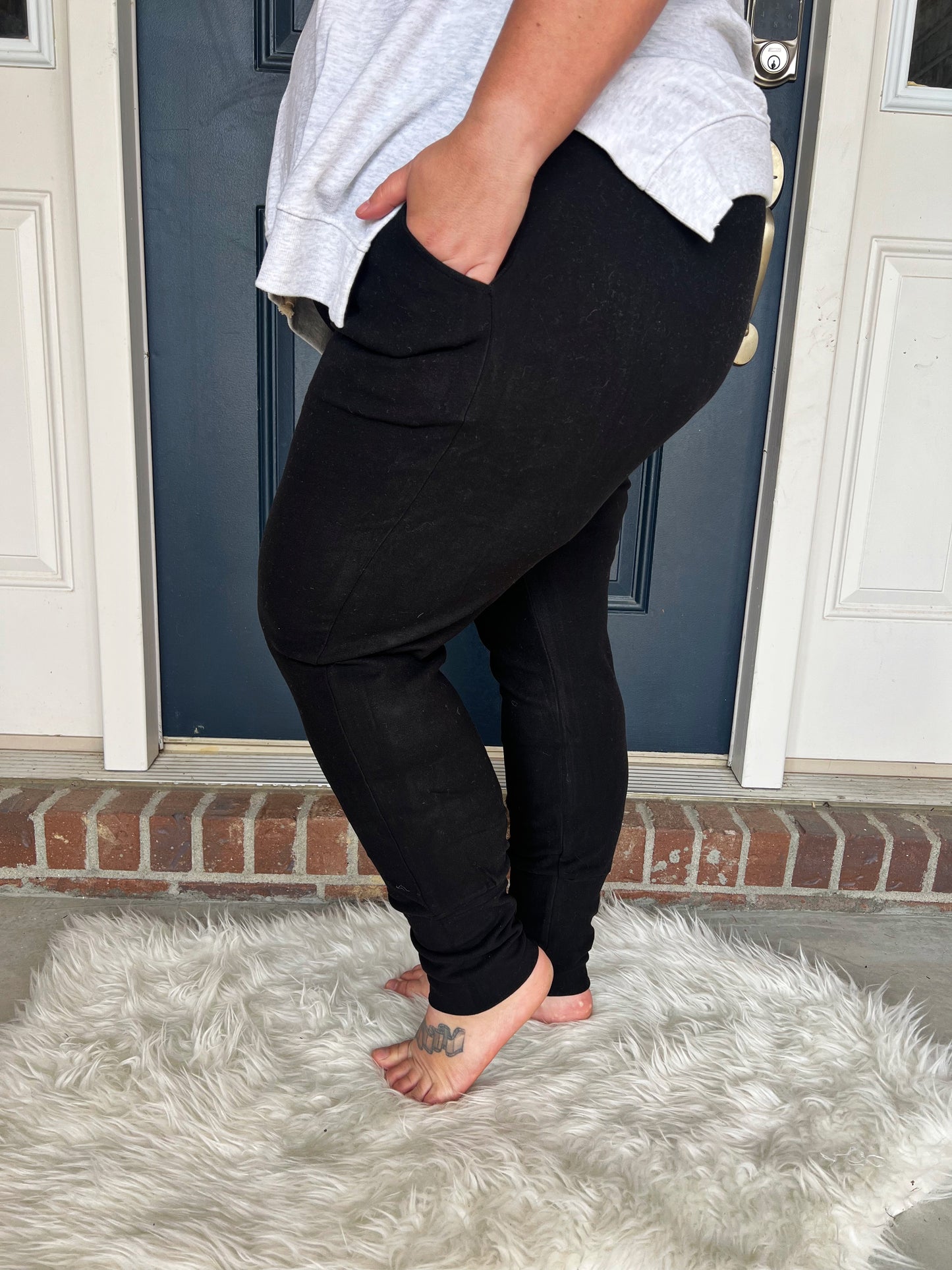 New! Ampersand Ave Performance Fleece Joggers - Poppy Seed