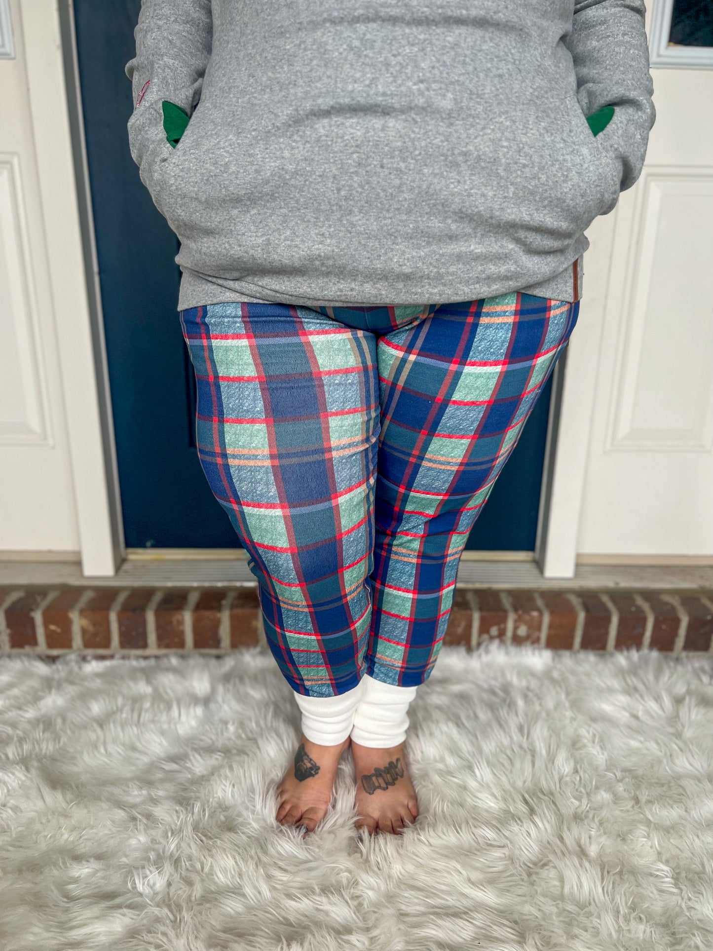 New! Ampersand Ave Merry and Bright Joggers