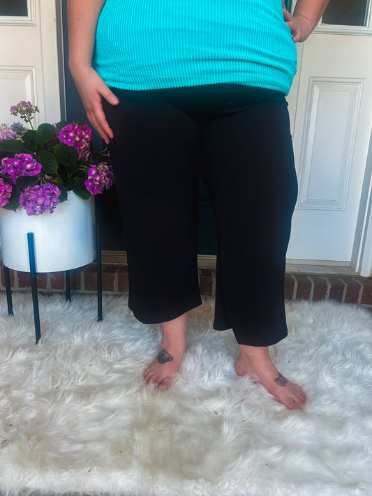 New! Lucy Wide Leg Stretchy Crop Pants - Black