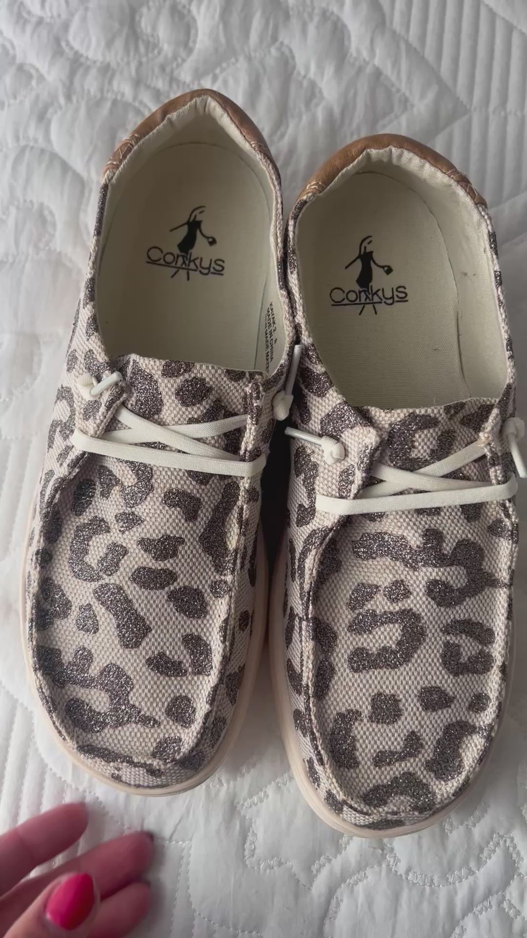 Corkys Kayak - Tan Metallic Leopard