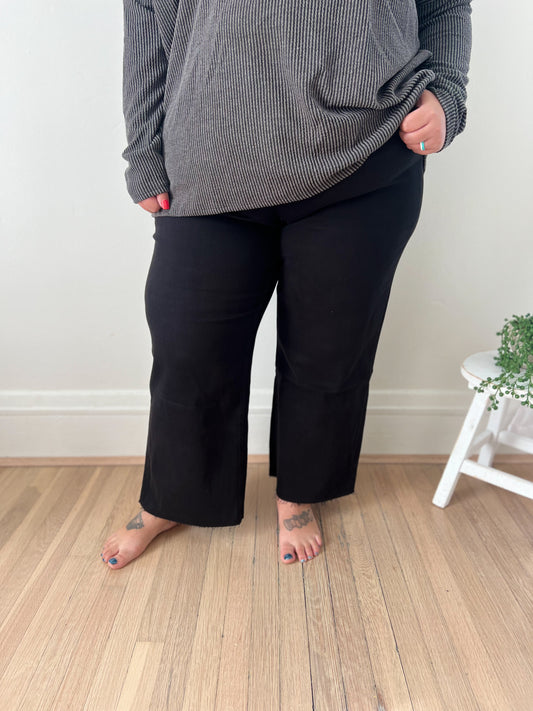 New! Vervet Olivia Wide Leg Non Distressed Crop Jeans - Black