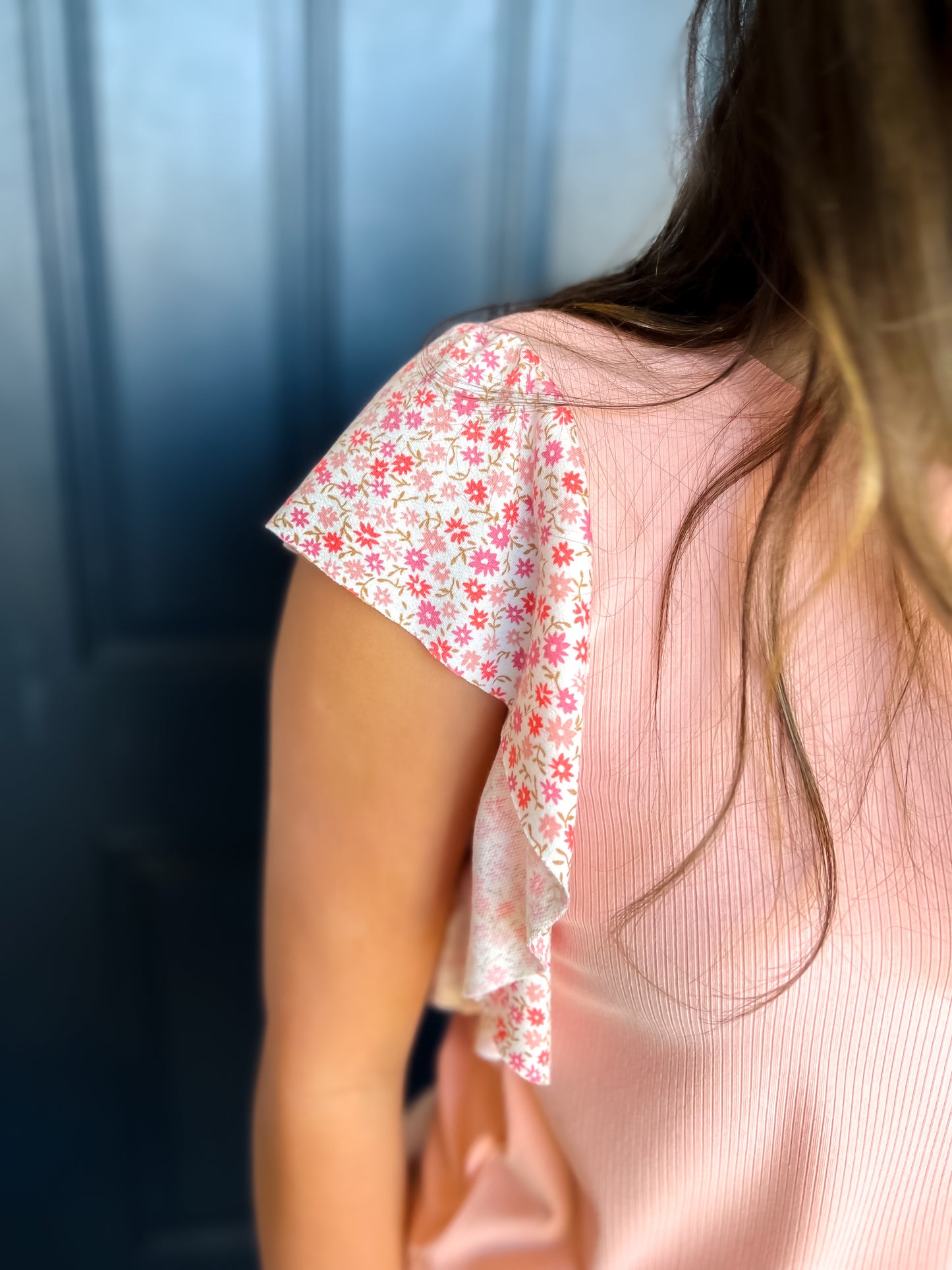 New! Arista Peach Floral Ruffle Sleeve Top