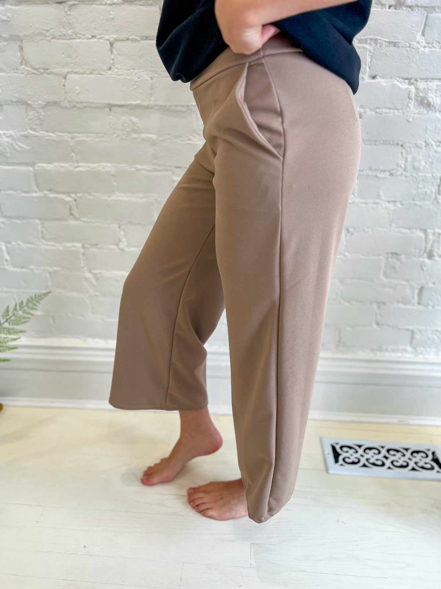 New! Lucy Wide Leg Stretchy Crop Pants - Mocha