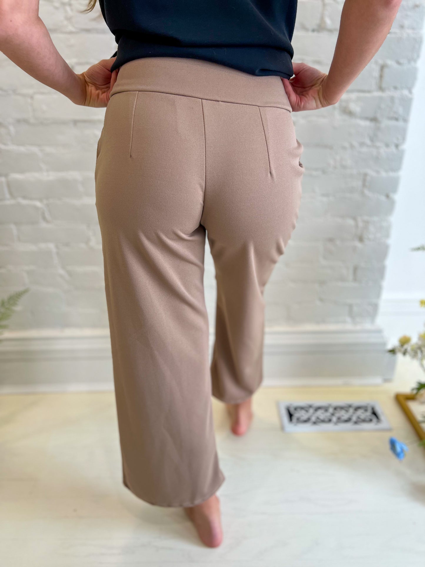 New! Lucy Wide Leg Stretchy Crop Pants - Mocha