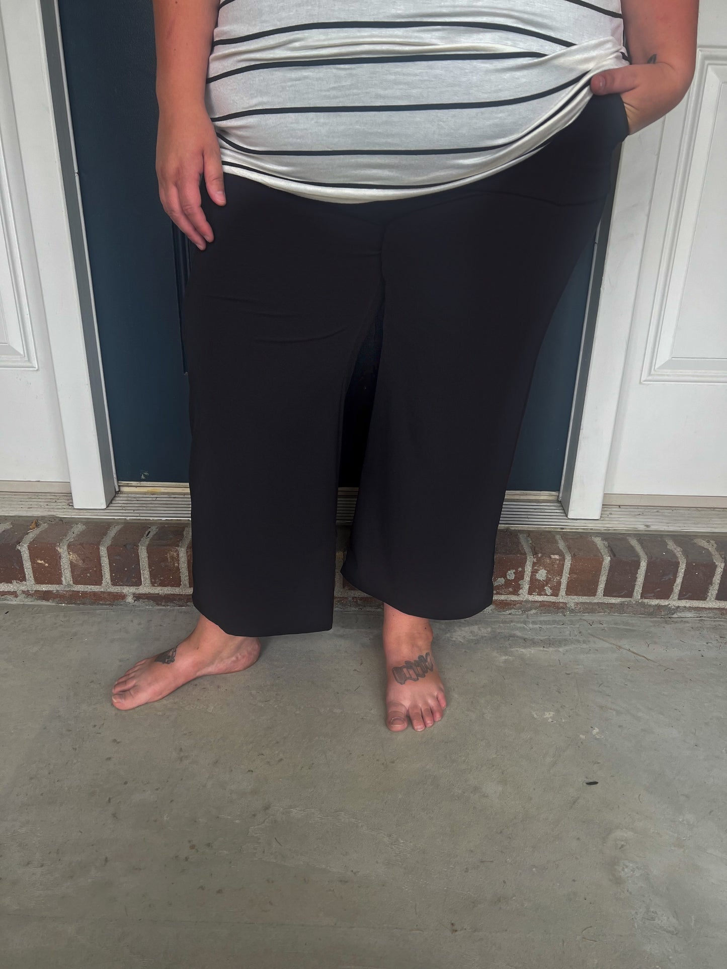 Lucy Wide Leg Stretchy Crop Pants - Black