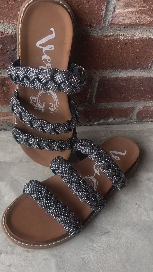 New! Very G Stacia Black Sandals